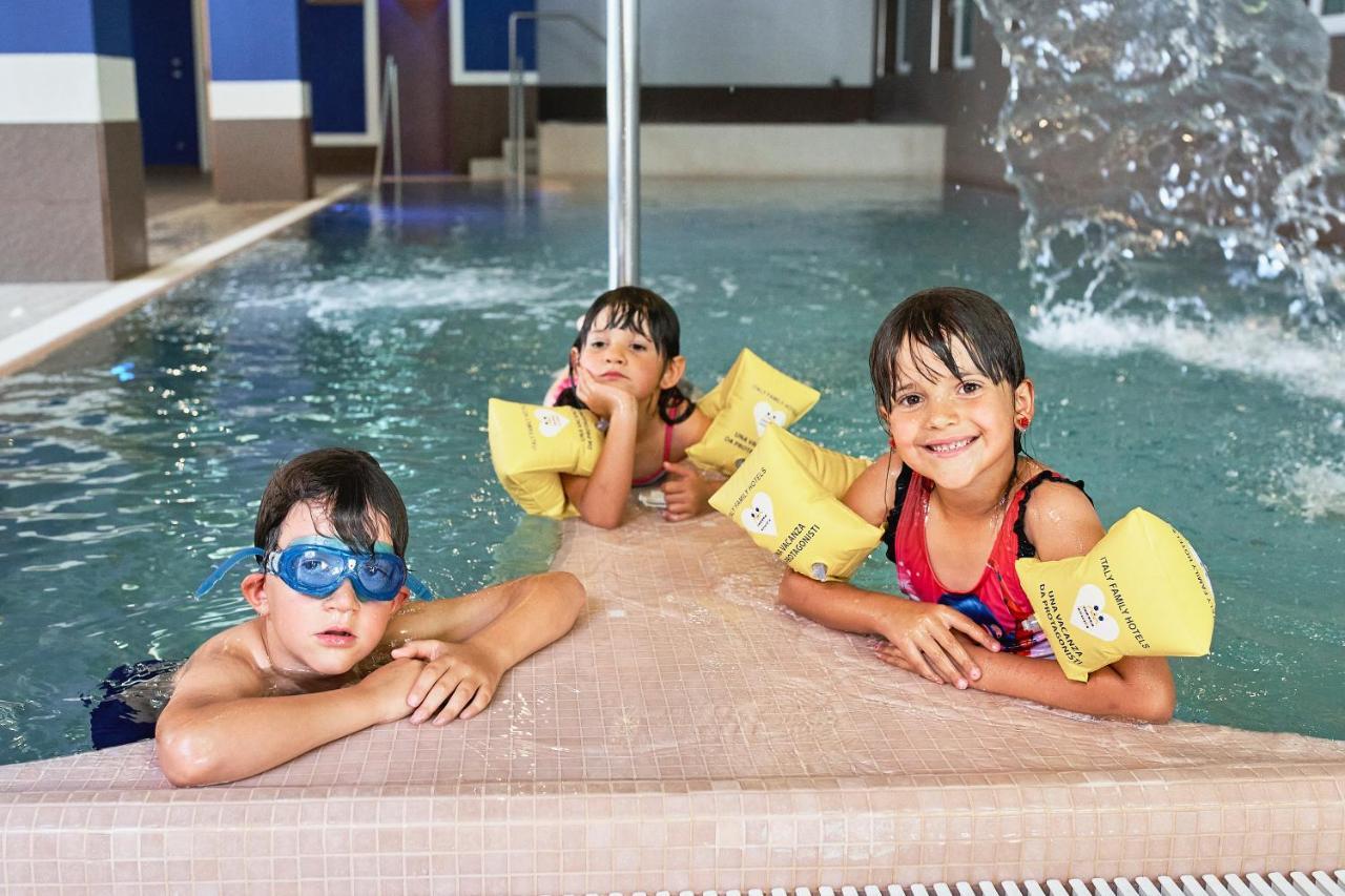 Family Hotel Andes - Only For Family วีโก ดี ฟาสซา ภายนอก รูปภาพ